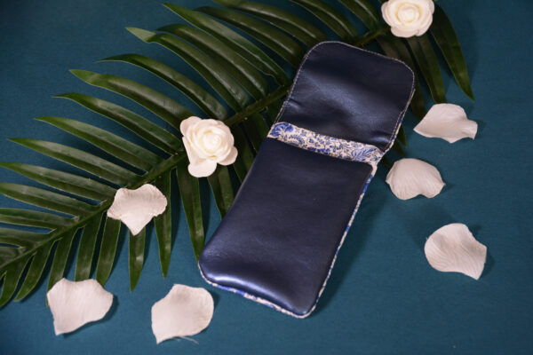 Pochette soignant Fleur bleue – Image 2